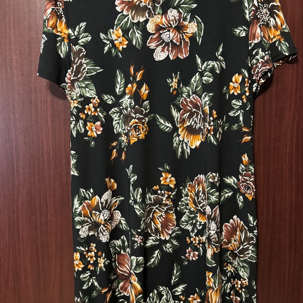 Women's Floral Dress - Picture 2 of 6